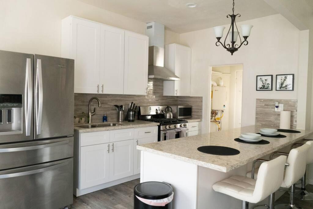Spacious 2-Bedroom Unit In Hollywood Los Angeles Exterior photo
